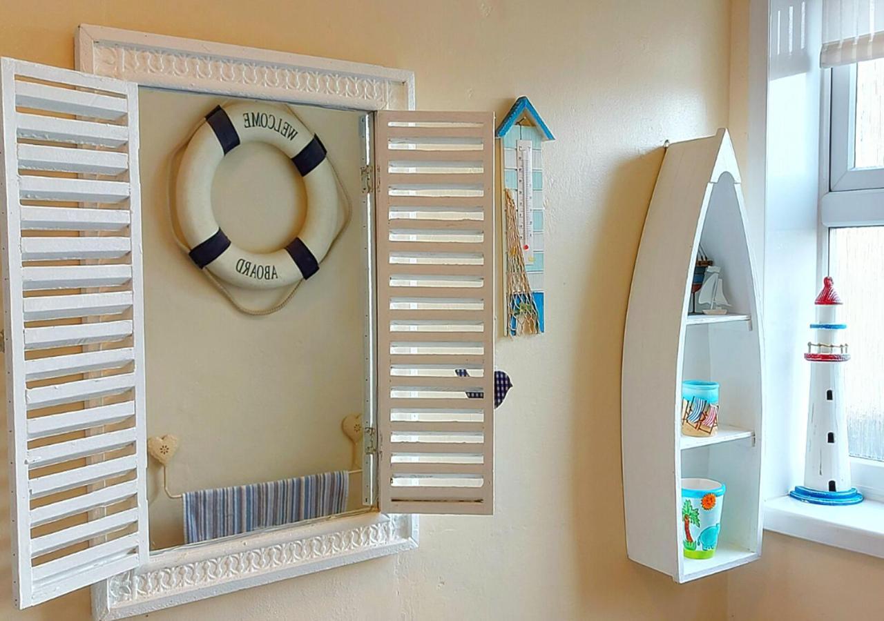 Romantic Lakeside Cottage By The Beach! With Super Cosy Log Burner! The Perfect Escape To Your Home From Home By The Sea! So Relaxing - You Won'T Want To Leave! Pet Friendly! Mablethorpe Exteriér fotografie