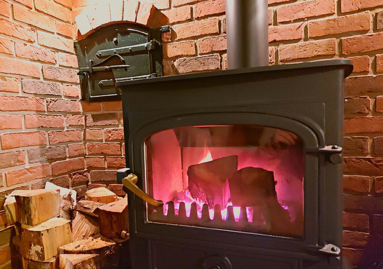 Romantic Lakeside Cottage By The Beach! With Super Cosy Log Burner! The Perfect Escape To Your Home From Home By The Sea! So Relaxing - You Won'T Want To Leave! Pet Friendly! Mablethorpe Exteriér fotografie