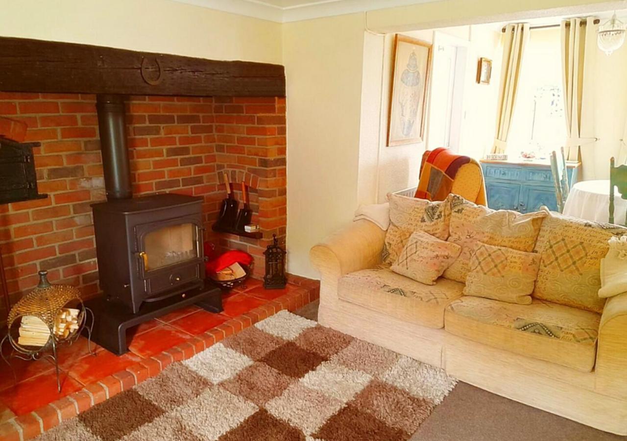 Romantic Lakeside Cottage By The Beach! With Super Cosy Log Burner! The Perfect Escape To Your Home From Home By The Sea! So Relaxing - You Won'T Want To Leave! Pet Friendly! Mablethorpe Exteriér fotografie