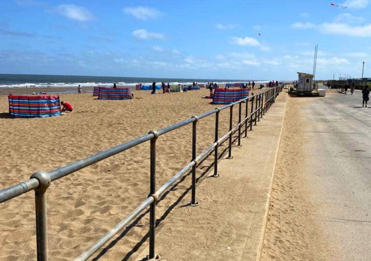 Romantic Lakeside Cottage By The Beach! With Super Cosy Log Burner! The Perfect Escape To Your Home From Home By The Sea! So Relaxing - You Won'T Want To Leave! Pet Friendly! Mablethorpe Exteriér fotografie