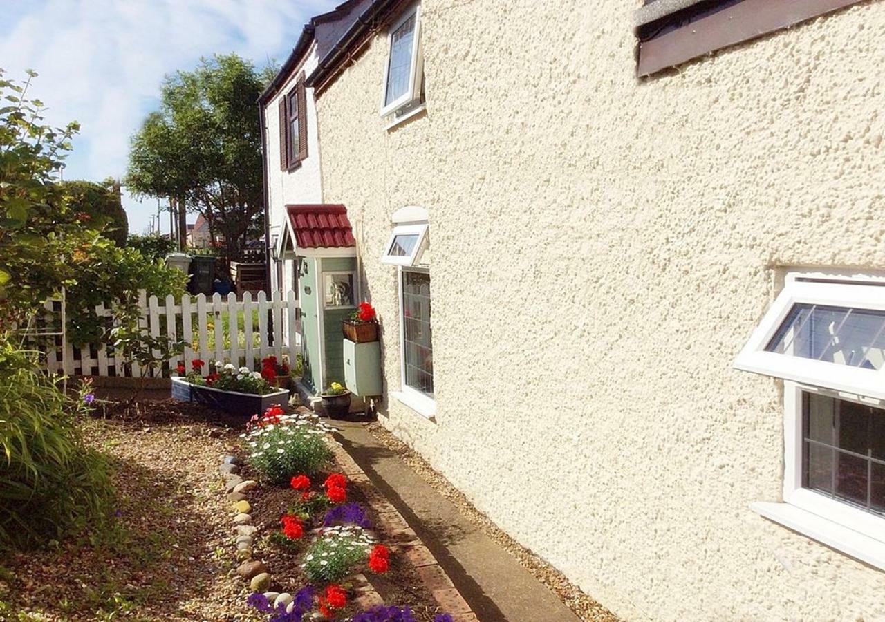 Romantic Lakeside Cottage By The Beach! With Super Cosy Log Burner! The Perfect Escape To Your Home From Home By The Sea! So Relaxing - You Won'T Want To Leave! Pet Friendly! Mablethorpe Exteriér fotografie