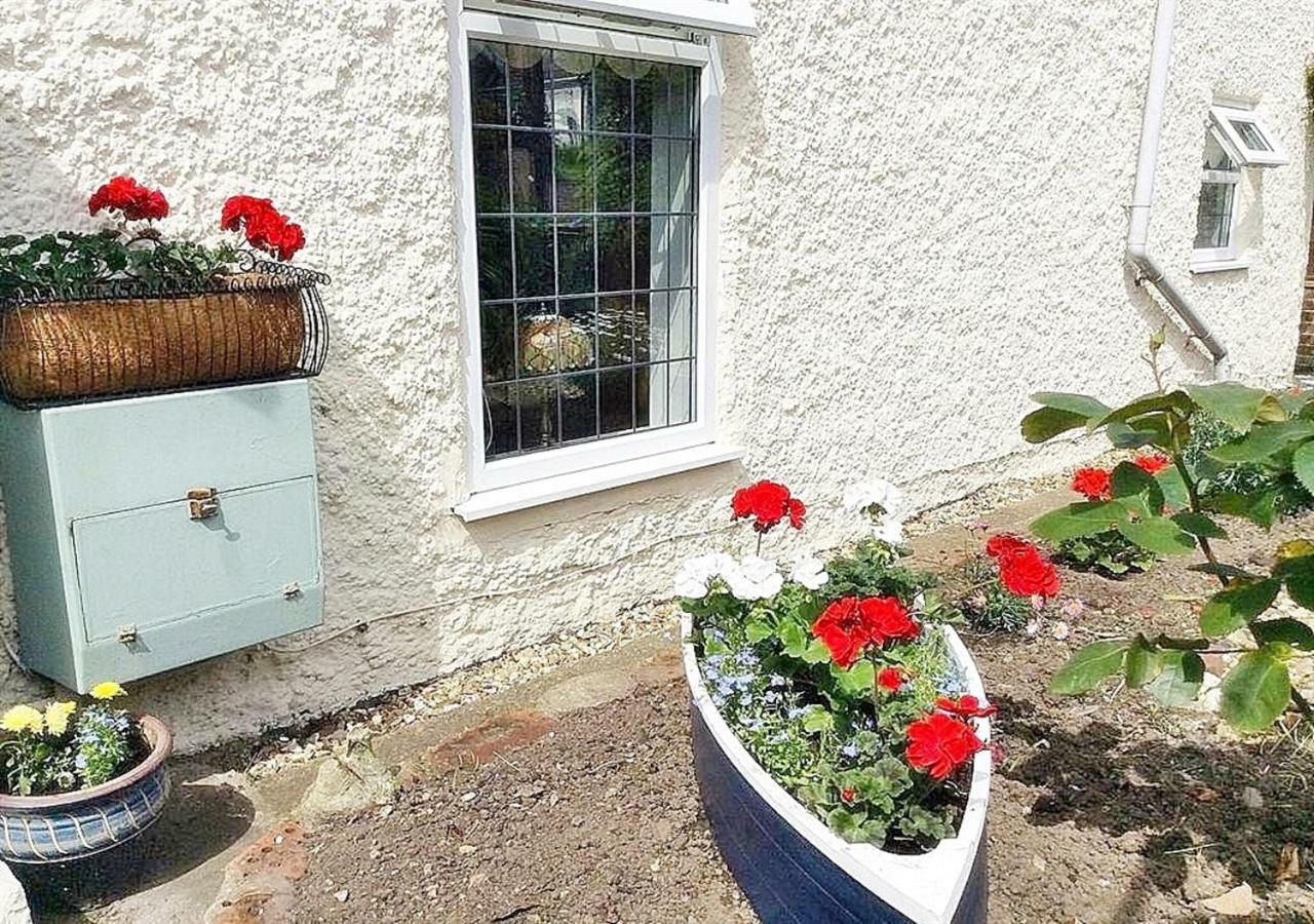 Romantic Lakeside Cottage By The Beach! With Super Cosy Log Burner! The Perfect Escape To Your Home From Home By The Sea! So Relaxing - You Won'T Want To Leave! Pet Friendly! Mablethorpe Exteriér fotografie